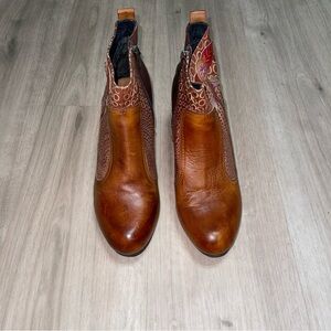 Women’s L'ARTISTE Brown Leather Boots W/ Flower Accent Size 11.5. Spring Step.